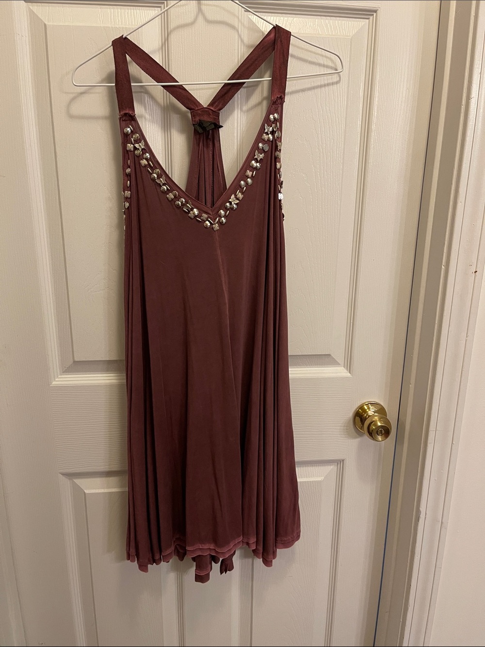 Women's Sleeveless Beaded V-Neck Tunic Top - Mauve